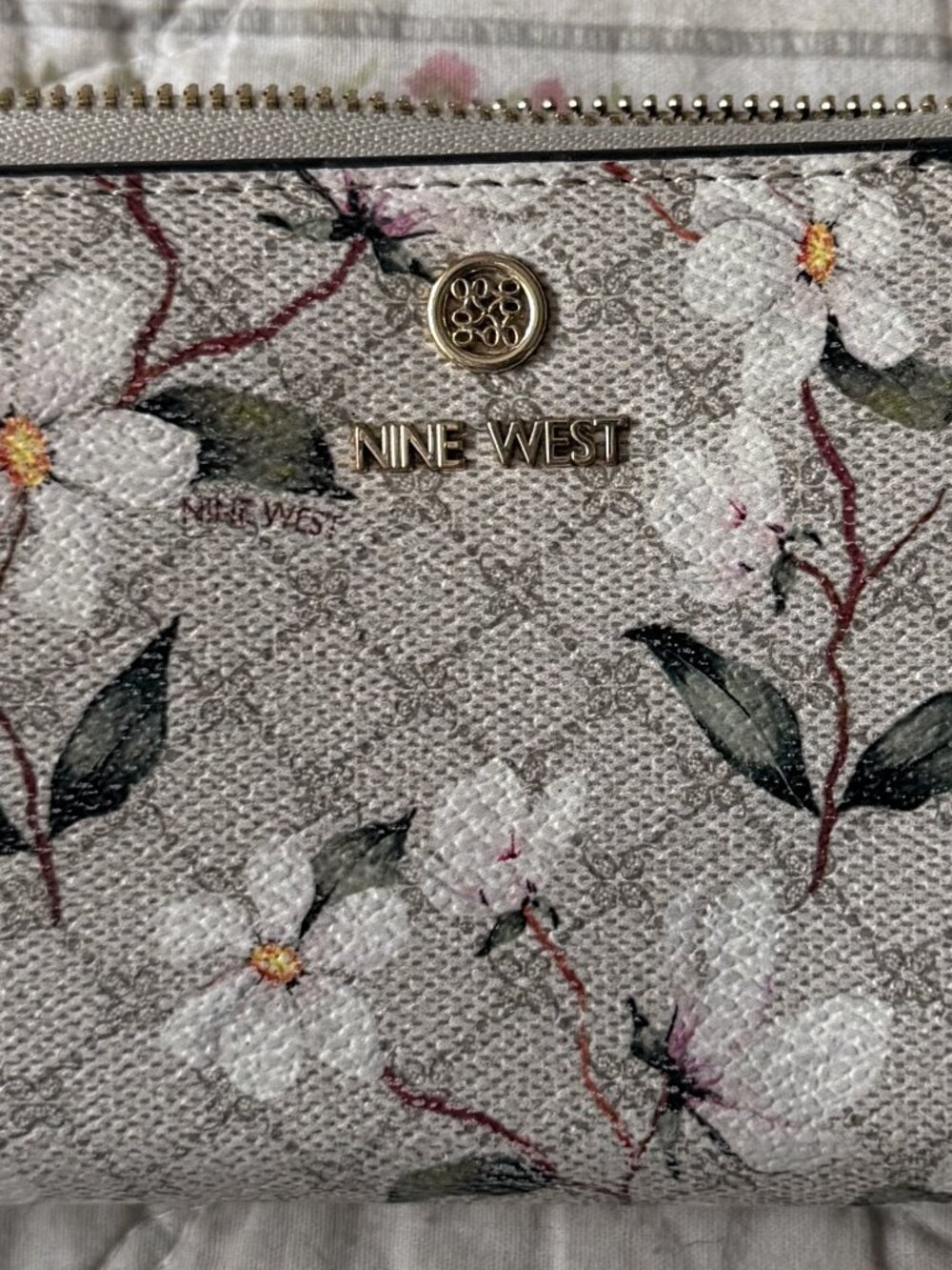Nine West Nine West Lockup 9S Zip Around Wallet